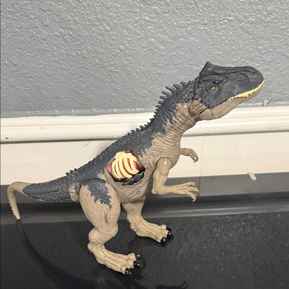 Jurassic World Battle Damage Dinosaur Action Figure Toy Gray & Cream